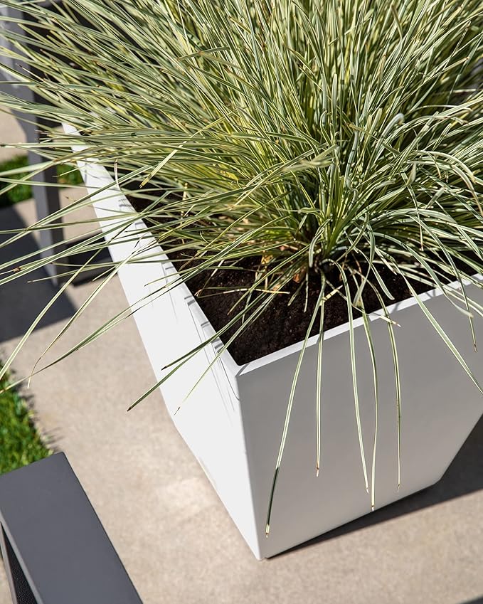 Veradek Pure Series Nobleton Plastic Planter - Image 6